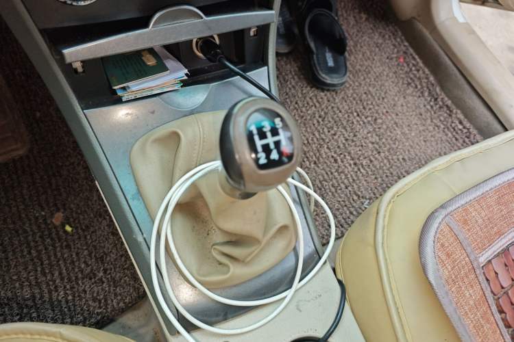 Used BYD L3 2012 1.5L Manual Comfort Edition Gear Lever