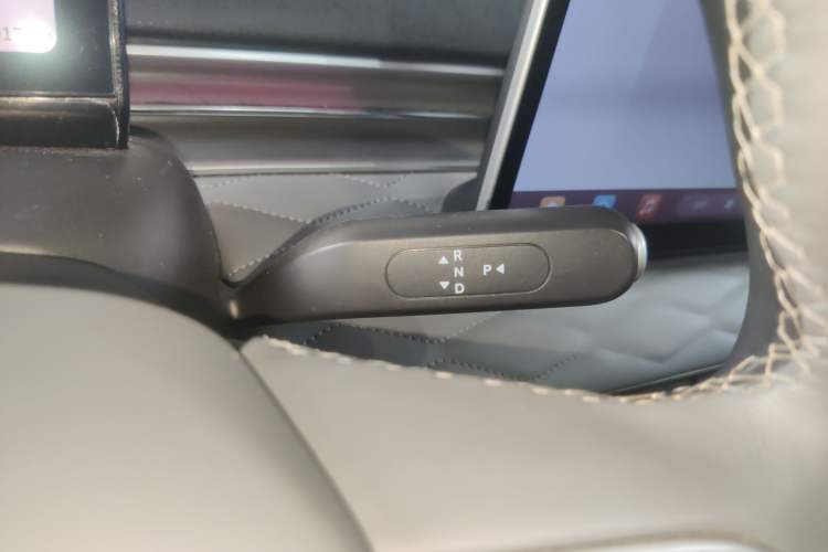 Used Dongfeng NAMMI 01 2024 430 Plus Smart+ Gear Lever