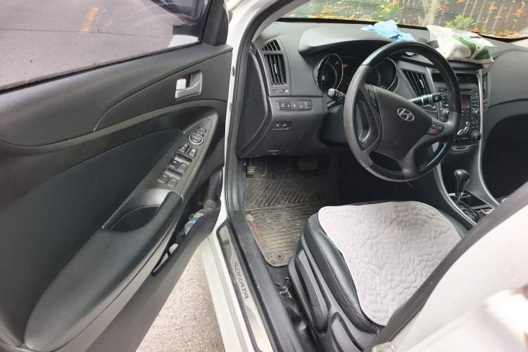 Used Hyundai Sonata 2011 2.0L Automatic Leading Edition Driver Seat