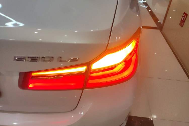 Used BMW 5 Series New Energy 2020 Mileage Upgrade Version 530Le Luxury Package Right Rear Taillight