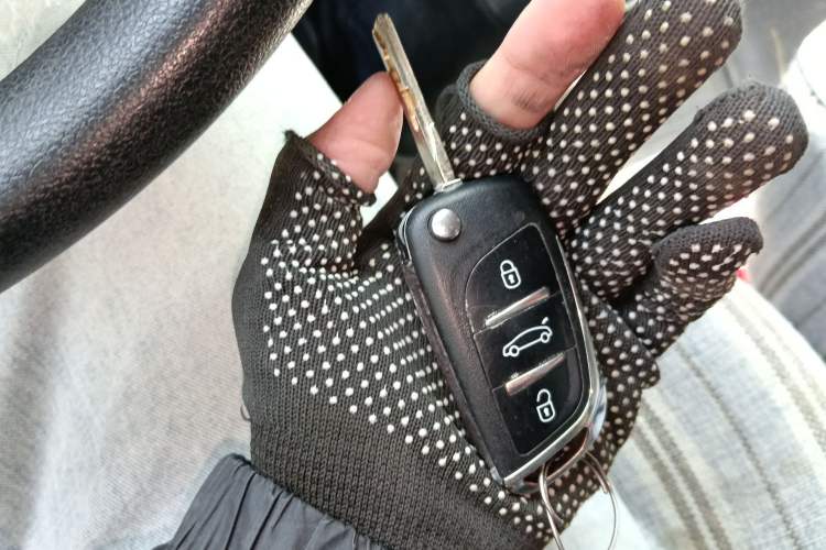 Used JMC Transit 2019 2.8T Commercial Version Short Wheelbase Mid-Roof 6-Seater China VI JX493 Vehicle Key