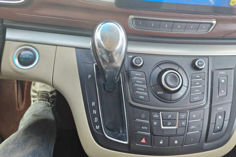 Used Buick GL8 2014 2.4L CT Luxury Business Comfort Edition