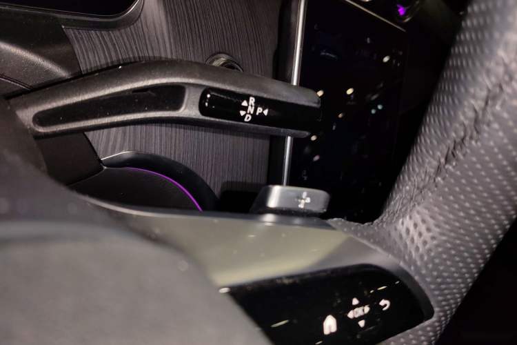 Used Mercedes-Benz C-Class 2023 Restyled C 260 L Sport Edition Gear Lever