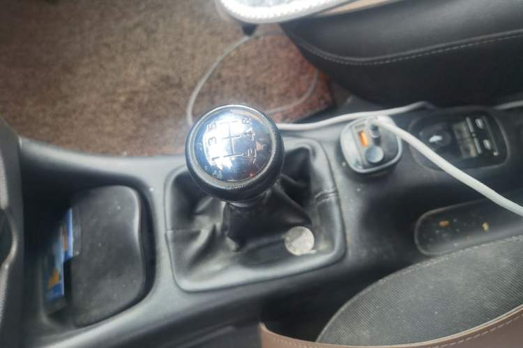 Used Peugeot 207 2011 Sedan 1.4L Manual Yule Edition Gear Lever