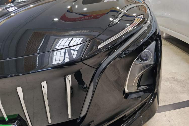 Used Hongqi E-QM5 2023 Base Travel Edition