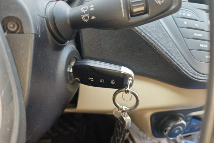 Used Ford Escort 2015 1.5L Manual Fashion Edition