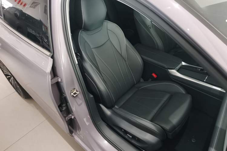 Used Volkswagen Passat 2025 Pro 380TSI Dragon Supreme Edition
