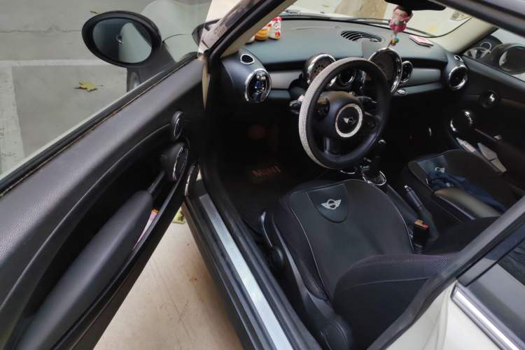 Used MINI MINI 2012 1.6L COOPER Baker Street