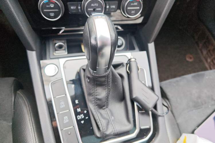 Used Volkswagen Magotan 2017 330TSI DSG Luxury Model Gear Lever