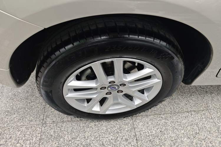 Used Volvo XC60 2017 T5 AWD Smart Upgrade Model
