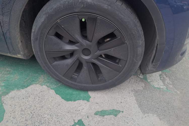 Used Tesla Model Y 2024 Long-Range All-Wheel-Drive Version