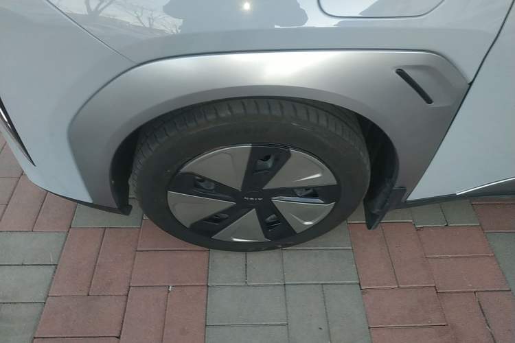 Used AION Y 2024 Younger