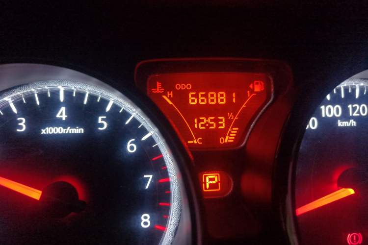 Used Nissan Sunny 2011 1.5XL CVT Luxury Edition Odometer Close Up