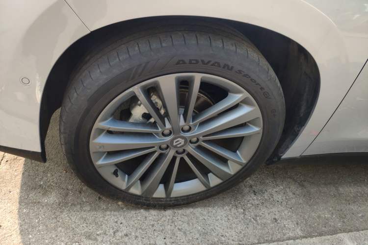 Used Leapmotor C16 2024 Pure Electric 520 Deluxe Edition Left Front Wheel Hub