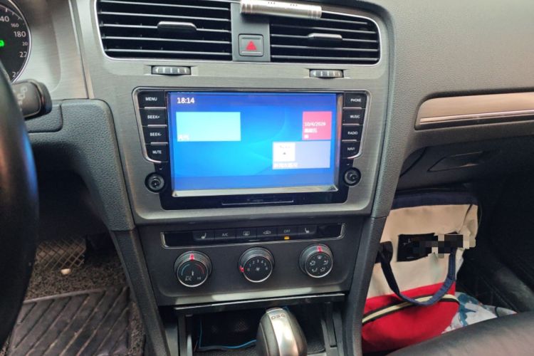 Used Volkswagen Golf 2014 1.4TSI Automatic Luxury Model Audio And AC Panel