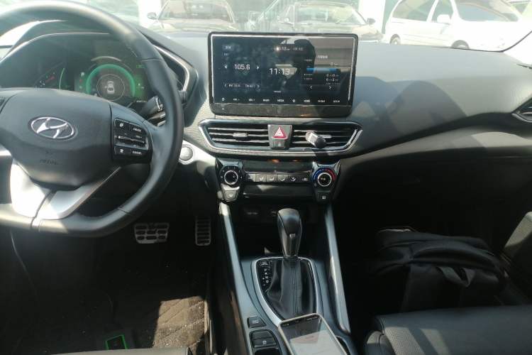 Used Hyundai Lafesta 2019 280TGDi Sport Edition China V Standard Audio And AC Panel