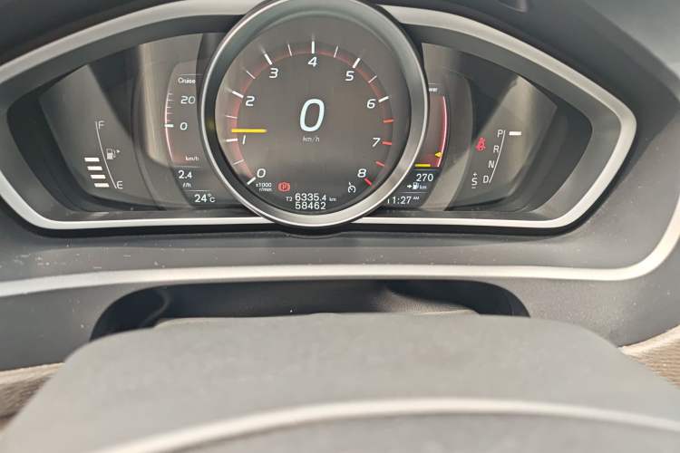 Used Volvo V40 2015 1.6T Zhiyi Edition
