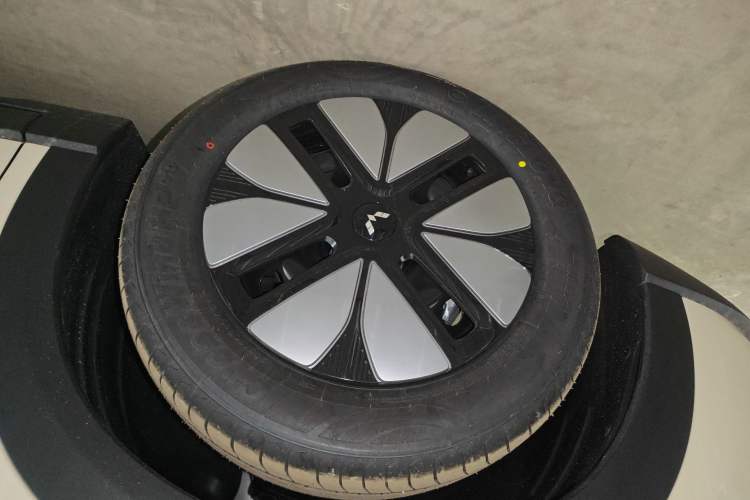 Used Wuling Bingo S 2025 Model 430km Deluxe Edition