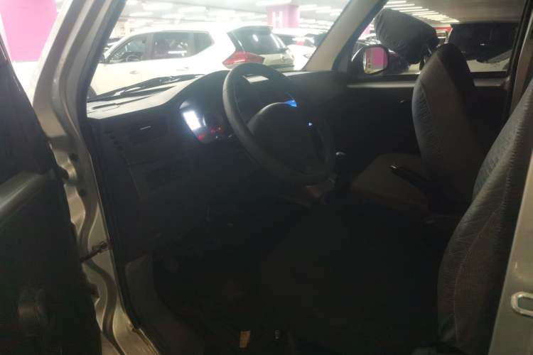 Used Jinbei Hiace X30 2021 1.5L Wealthy Single-Steaming Air-Conditioned Van China VI Standard SWC15M
