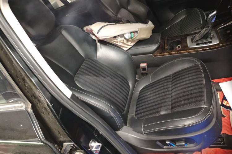 Used Hanteng X7 2018 X7S 1.5T Automatic Luxury Model Right Front Seat