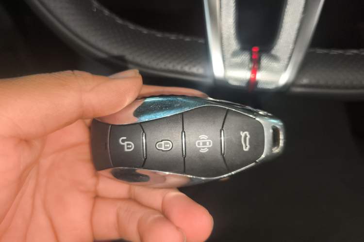 Used Hongqi HS3 2023 1.5T Two-Wheel Drive Shanwei Edition
