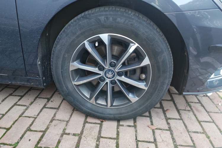 Used BYD Qin Pro New Energy 2019 DM Super Edition 1.5TI Automatic Smart Connect X-Trail Model China VI Standard Right Front Wheel Hub