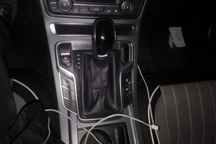 Used Geely Auto Vision S1 2018 1.4T CVT FENGXING Model Gear Lever