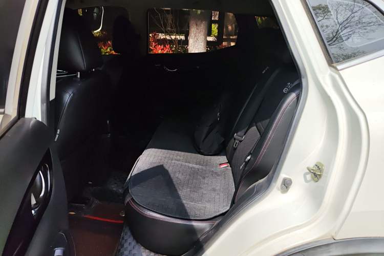 Used Nissan Qashqai 2017 2.0L CVT Smart Enjoyment Version China V Standard Left Rear Seat