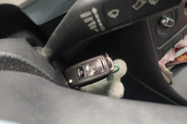 Used Volkswagen Beetle 2015 180TSI model
