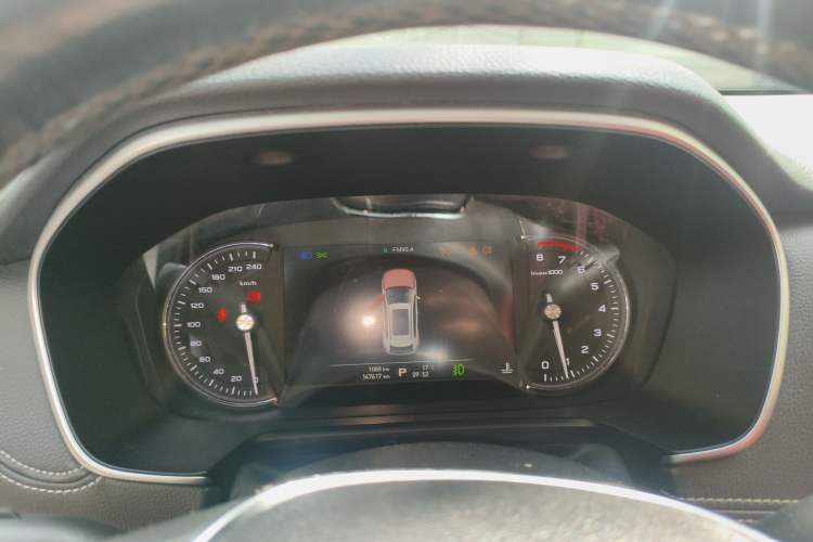 Used Roewe RX5 2018 30T Two-Wheel Drive Automatic Internet Platinum Edition Instrument Cluster