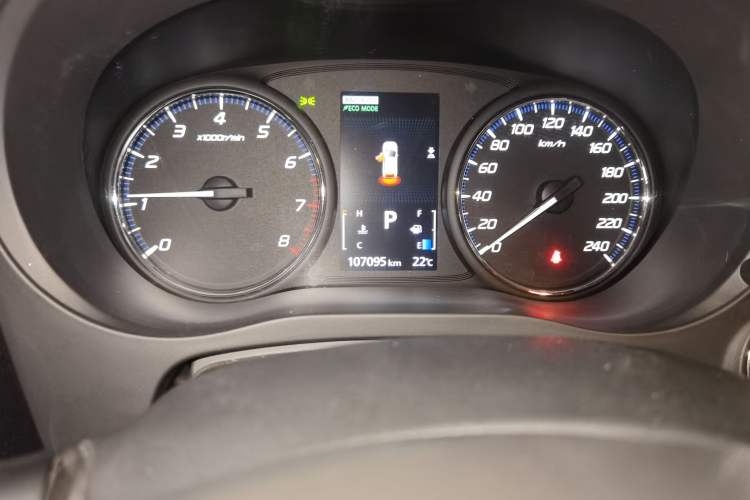Used Mitsubishi Outlander 2019 2.4L 4x4 Zhi Xiang Edition 5 Seats China V Emission Standard

