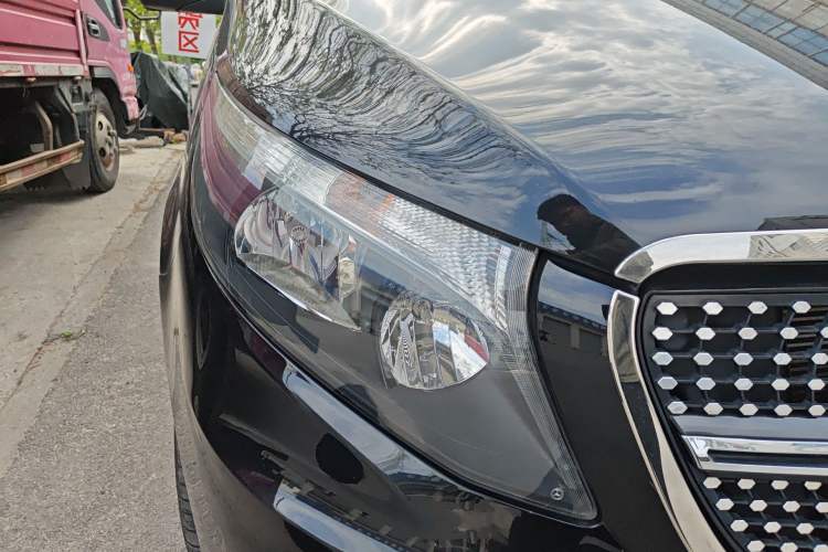 Used Mercedes-Benz Vito 2020 2.0T Elite Version 7 Seats Right Front Headlight