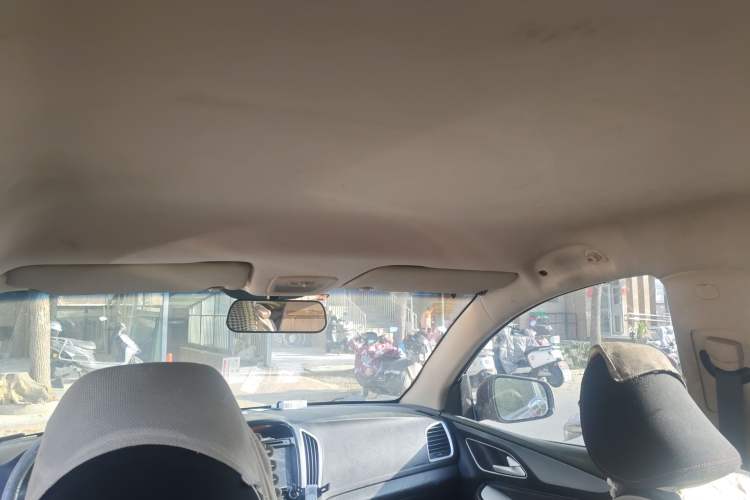 Used Baojun 560 2015 1.8L manual Comfort trim level