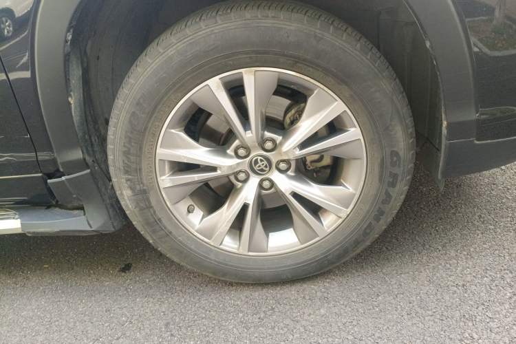 Used Toyota Highlander 2018 2.0T Two-Wheel Drive Elite Version 5 Seats China VI Standard