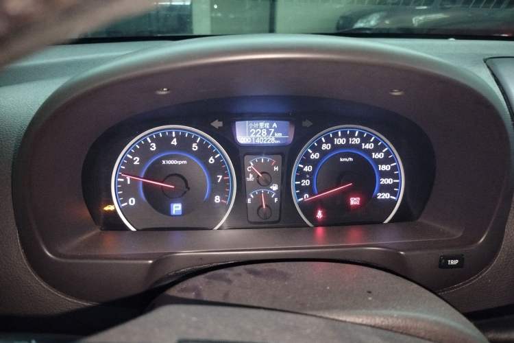 Used Hyundai Celesta 2011 1.6L Automatic Luxury Version Instrument Cluster