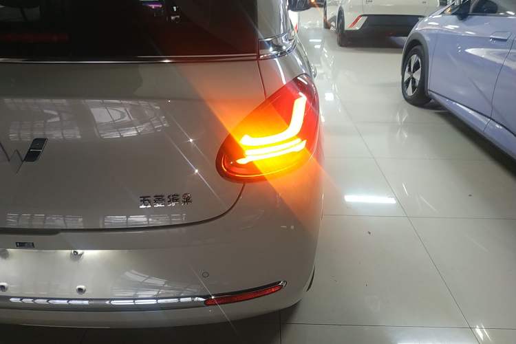 Used Wuling Bingo 2023 333 km Lingxi Connected+ Version
