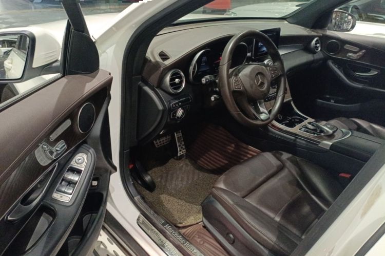 Used Mercedes-Benz GLC 2016 GLC 300 4MATIC Dynamic Model
