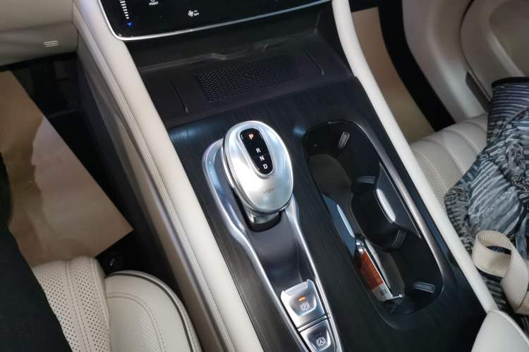 Used VOYAH Dream 2024 PHEV Ultra-Long Range Flagship Edition
