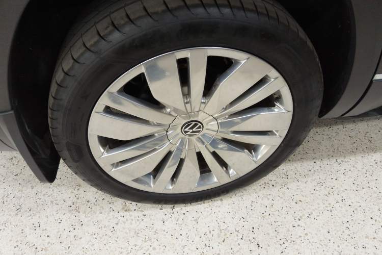 Used Volkswagen Teramont 2021 380TSI Four-Wheel Drive Prestige Flagship Edition Right Rear Wheel Hub