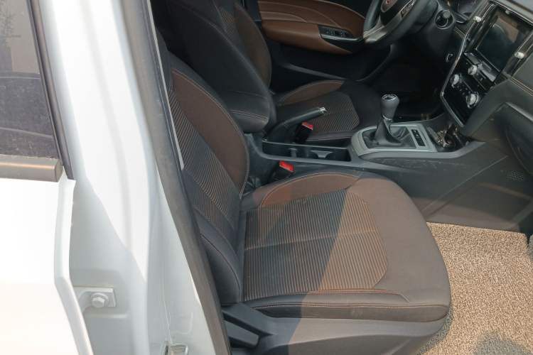 Used Roewe i6 2020 PLUS 1.6L Manual 4G Connect Glory Luxury Edition