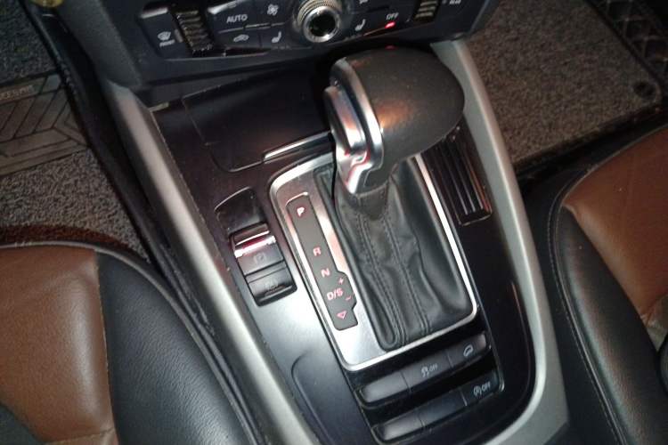 Used Audi Q5 2017 40 TFSI Ambition Edition Gear Lever