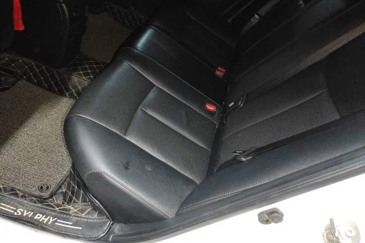 Used Nissan Sylphy 2019 1.6XV CVT Smart Connect Luxury Edition China V Standard Left Rear Seat