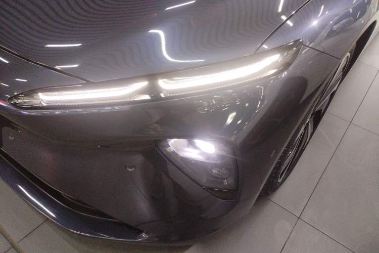 Used Nio ET7 2024 75 kWh Executive Signature Edition Left Front Headlight