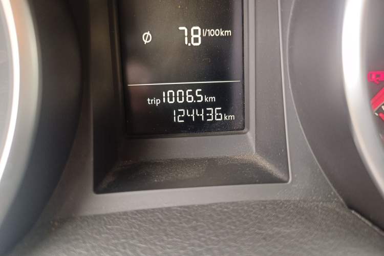 Used Volkswagen Golf 2012 1.6 Manual Comfort Edition Odometer Close Up