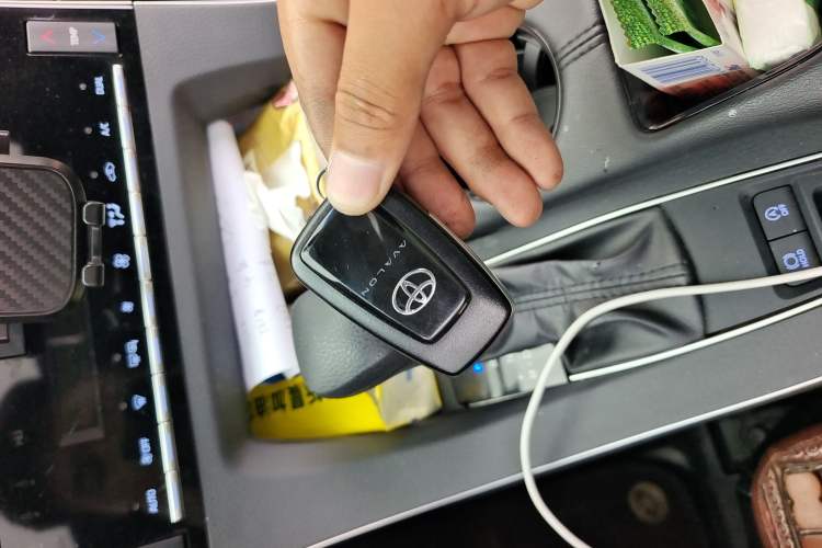 Used Toyota Avalon 2019 2.0L Ambition Edition China VI
