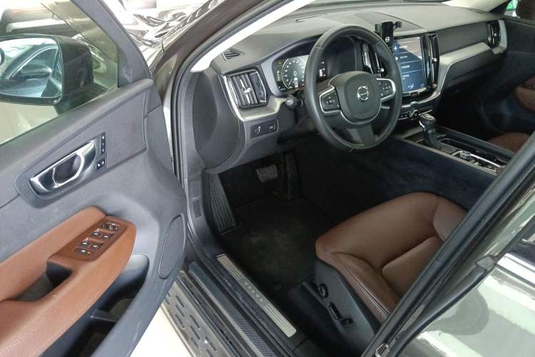 Used Volvo XC60 2018 T5 4x4 Zhiyi Edition
