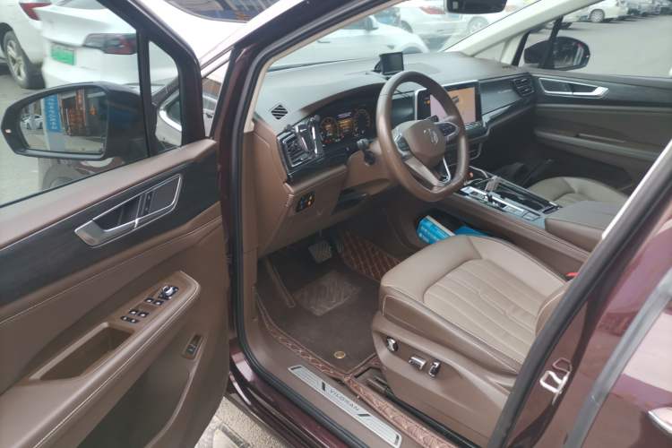 Used Volkswagen Viloran 2022 330TSI Luxury Edition
