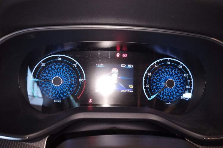 Used Hongqi E-QM5 2022 431 km Charge & Enjoy Edition