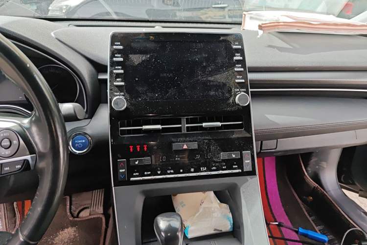 Used Toyota Avalon 2019 Dual-Engine 2.5L XLE Prestige Version China VI Standard
