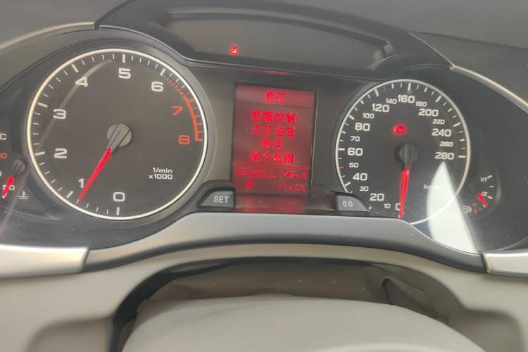 Used Audi A4L 2010 2.0 TFSI Comfort Edition Odometer Close Up